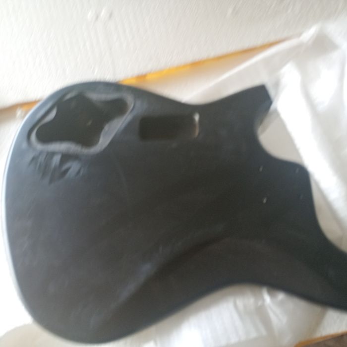 Korpus gitary basowej