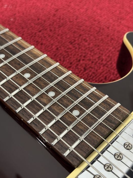 Samick AV 1 progi ze stali nierdzewnej, struny Elixir 10- 46