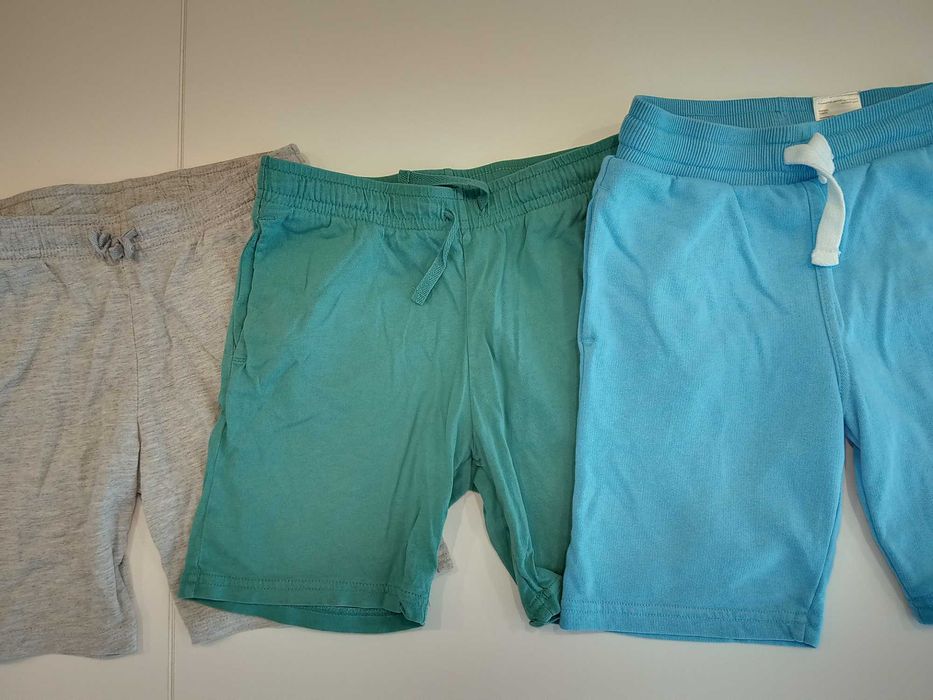 2 x spodenki H&M , rozm. 128,  BEZ Zielonych spodenek
