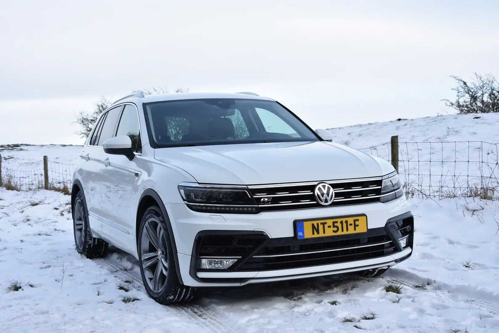 Разборка VW Tiguan капот б/у автозапчастини