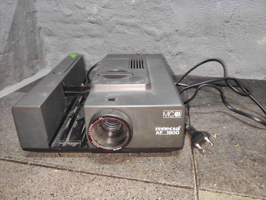 Rzutnik slajdów Reflecta AF 1800 projektor slajdowy