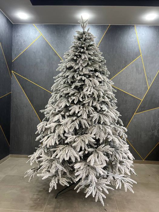 Штучні ялинки та сосни. Ялинка. Ель. Лита ялинка. Елка искусственная.