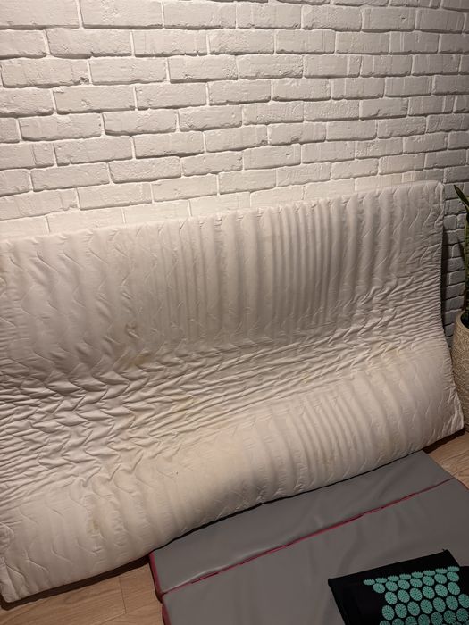 Materac 120 cm  na 200 cm oddam za darmo