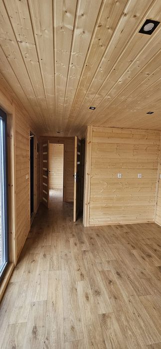 Domek drewniany ocieplony 8x3.2m gotowy do zamieszkania