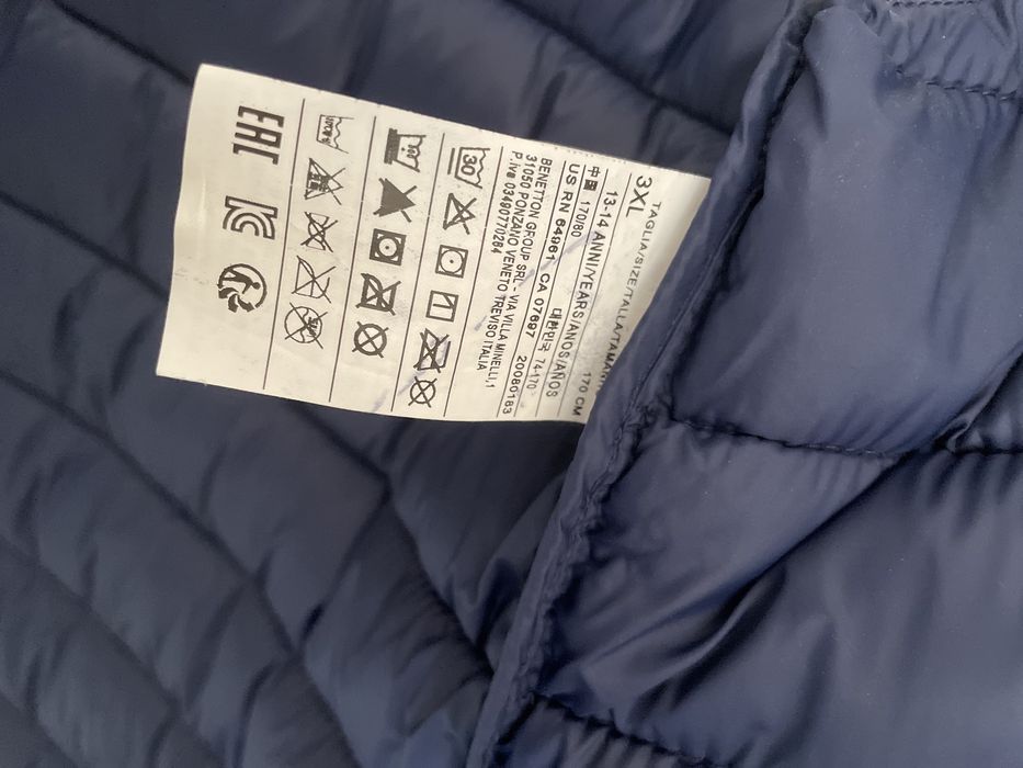 Casacos Levis e  colete benneton