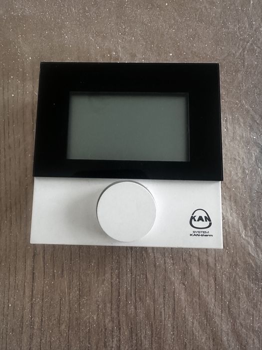 Sterowanie ogrzewaniem podłogowym.Listwa termostaty głowice  kan-therm
