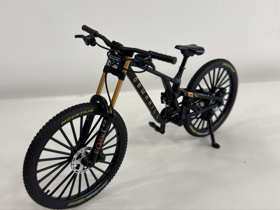 Mountain bike miniatura. Tamanho 1:12. Lindissima
