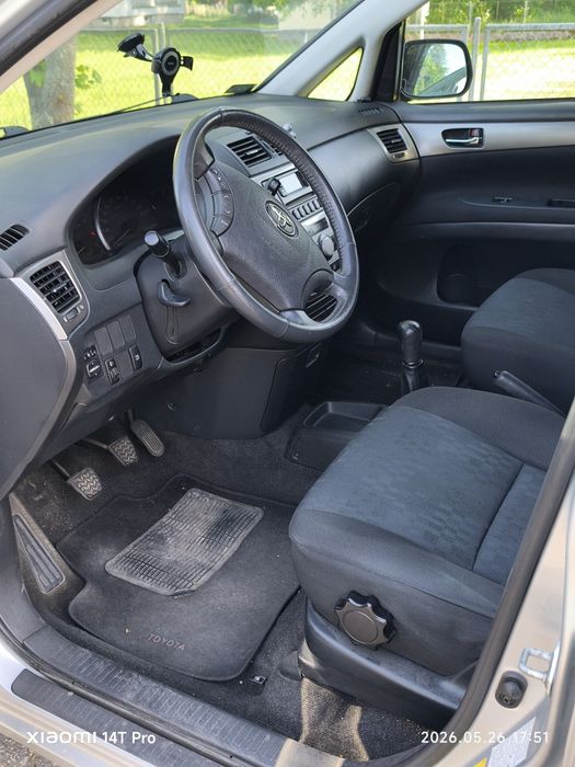 TOYOTA Avensis VERSO 2.0 D4-D 116hp