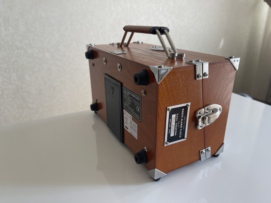 Радіогодинник Babe Box