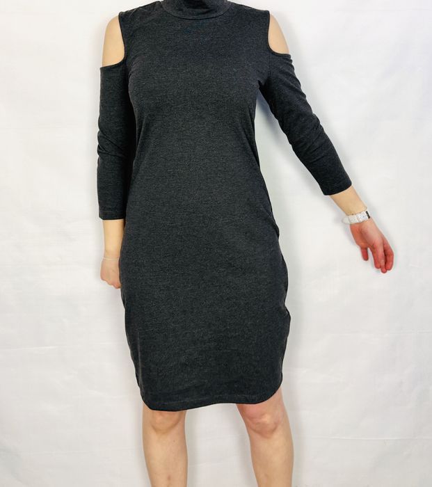 Ciemnoszara sukienka z wycięciami na ramionach L 40