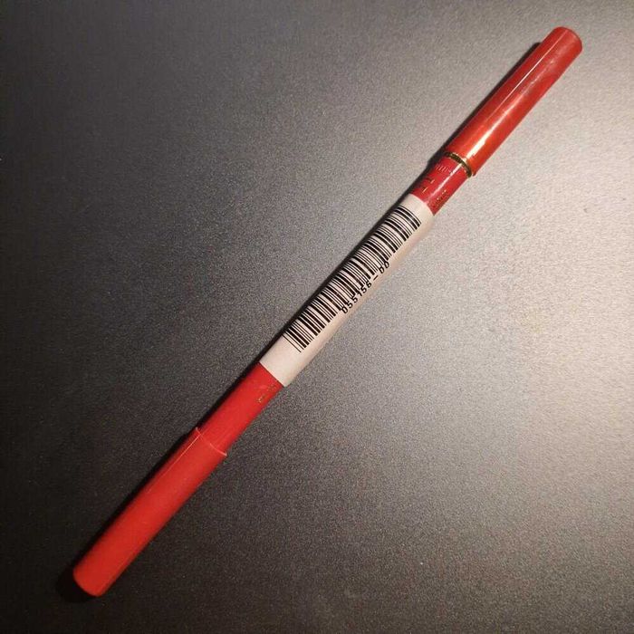 Карандаш контур подводка для губ Lancome Le Lipstique Scarlett