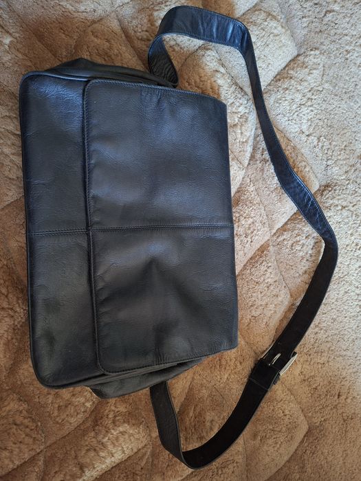 Torba skórzana na laptopa, dokumenty.