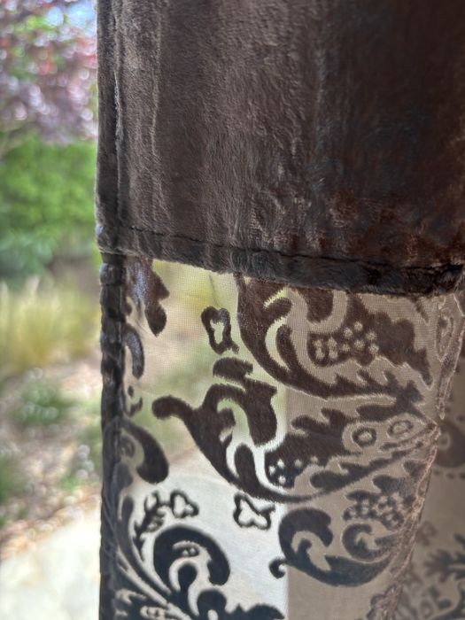 Cortinado veludo de seda e viscose beije com transparência .