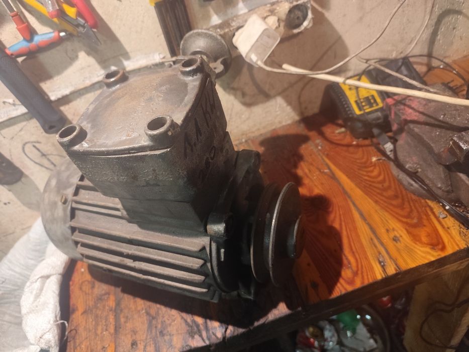 Witam sprzedam silnik elektryczny 3 fazowy 1.1 kw