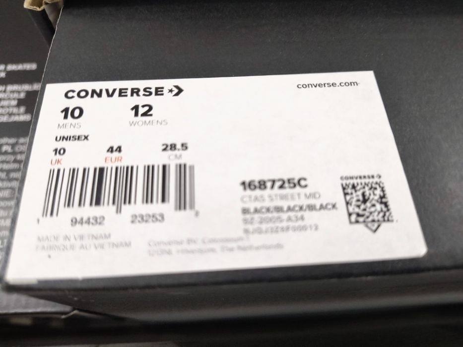 Converse  Chuch Taylor ALL Star
CHUCK TAYLOR ALL STAR
