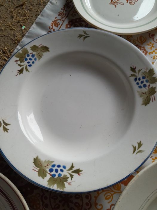 Посуд стакани тарілки інше