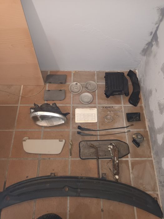 peças para Opel Corsa b 1.5 de 1994 a 1999
- grelhas pára-brisa