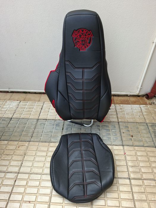 Conjunto tapetes e capas bancos Scania S + mesa de tablier
