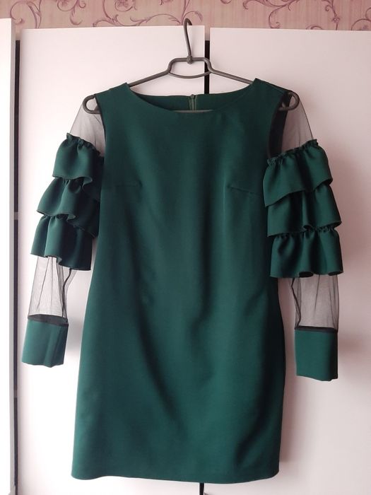 Сукня жіноча з рюшами