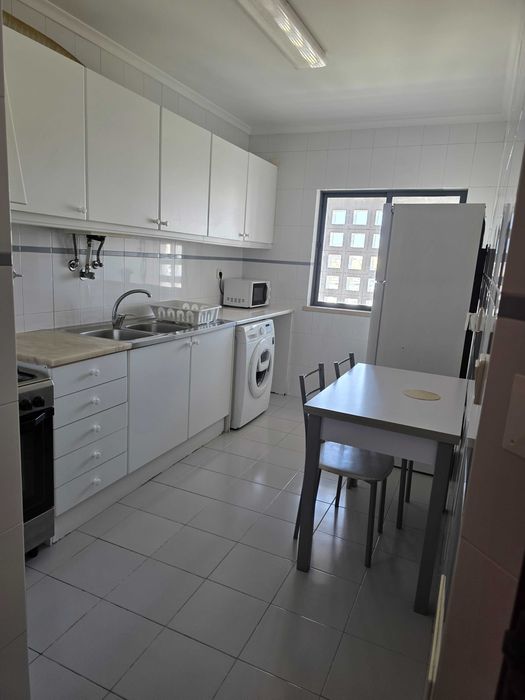 Alugo t2 em marvila
