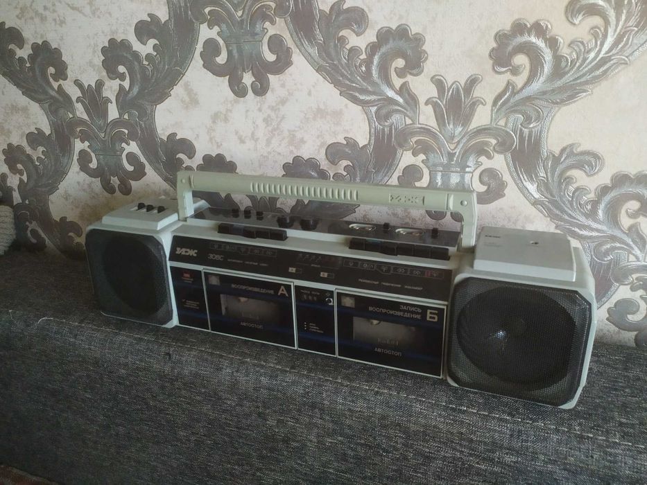 магнiтофон iж-306с,працюючий.