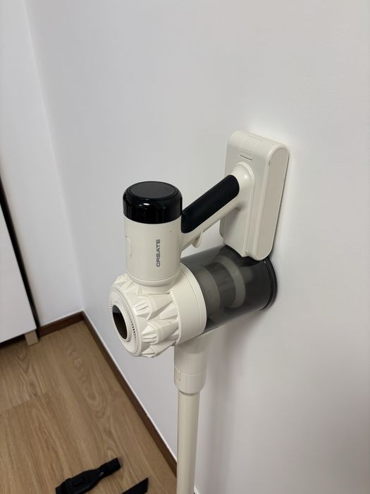 Aspirador vertical Create Cyclone Force com garantia