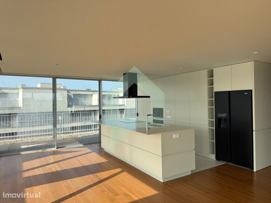 Apartamento T4 com vistas únicas em Barcelinhos, Barcelos.