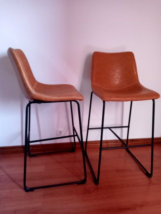 Cadeiras de balcão.