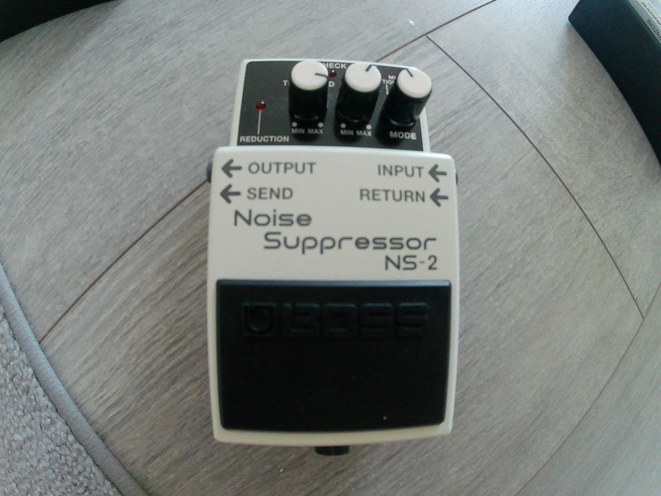 Boss NS-2 Noise Suppressor — Caixa e Manuais Originais