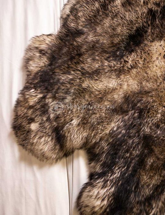 Dywan/ zszywka 4 skóry owcze muflon