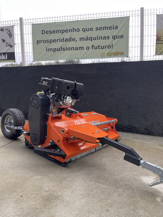 Triturador de martelos rebocavel