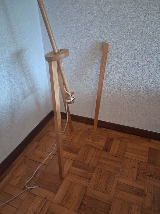 Candeeiro de pé – 15€