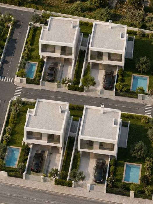 Oportunidade para Investidores: Terreno Urbanizável em Sesimbra