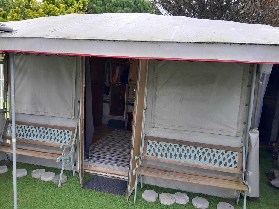 UM Relot moradia fixa no Campismo dos Salgueiros Canidelo Gaia