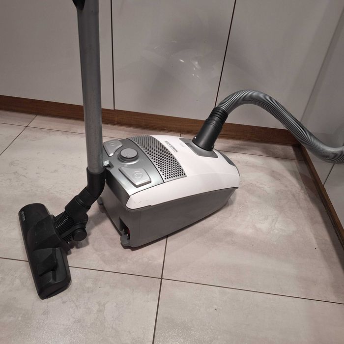 Nowoczesny odkurzacz workowy Severin S'Power, oszczędny, cichy i mocny