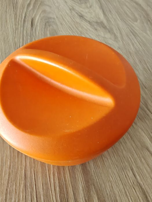 Pojemniki plastikowe 6 sztuk wysokość 7 średnica 10 cm