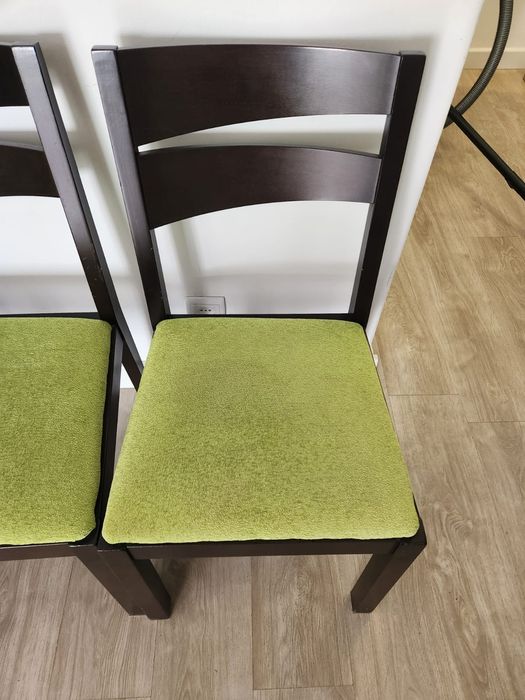 Mesa extensível com 4 cadeiras