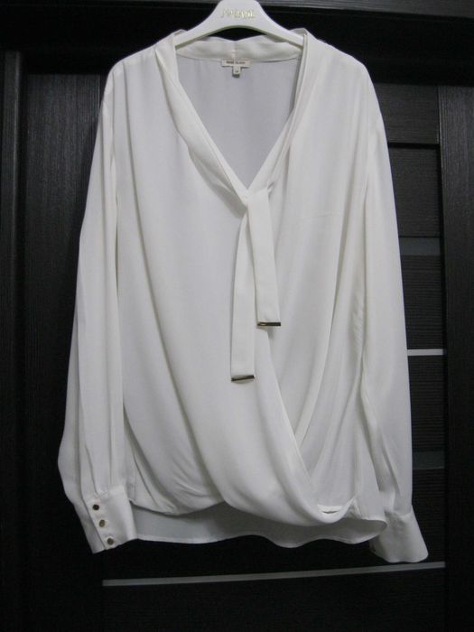 Ошатна красива блуза river island