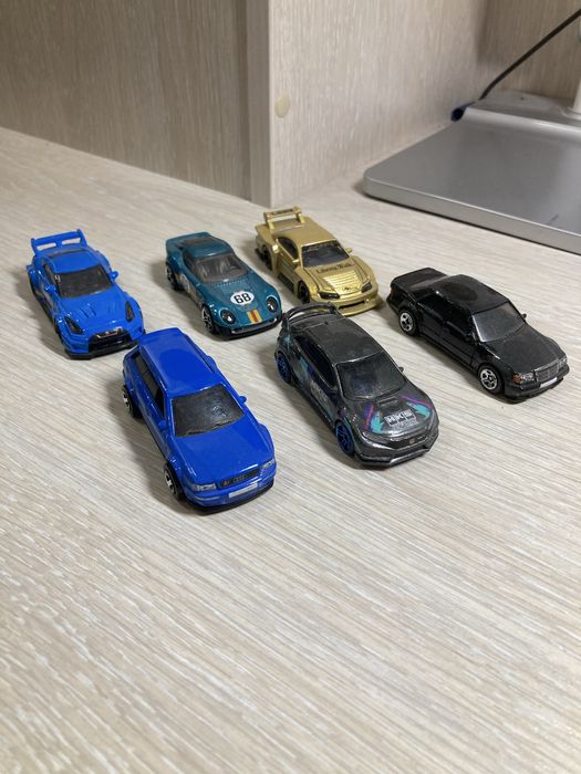Продам свою колекцію Hot Wheels