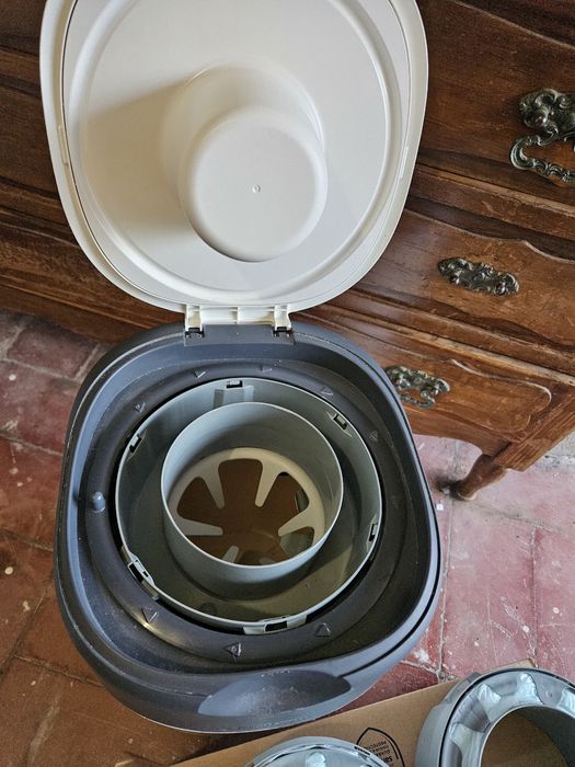 Contentor de fraldas sujas