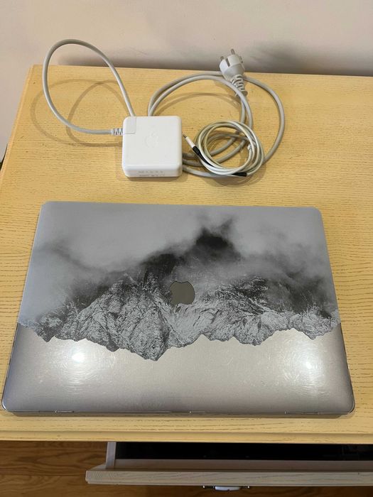 Macbook Pro 15" 2018 I7 16/512 gb a1707 TouchBar Space Gray