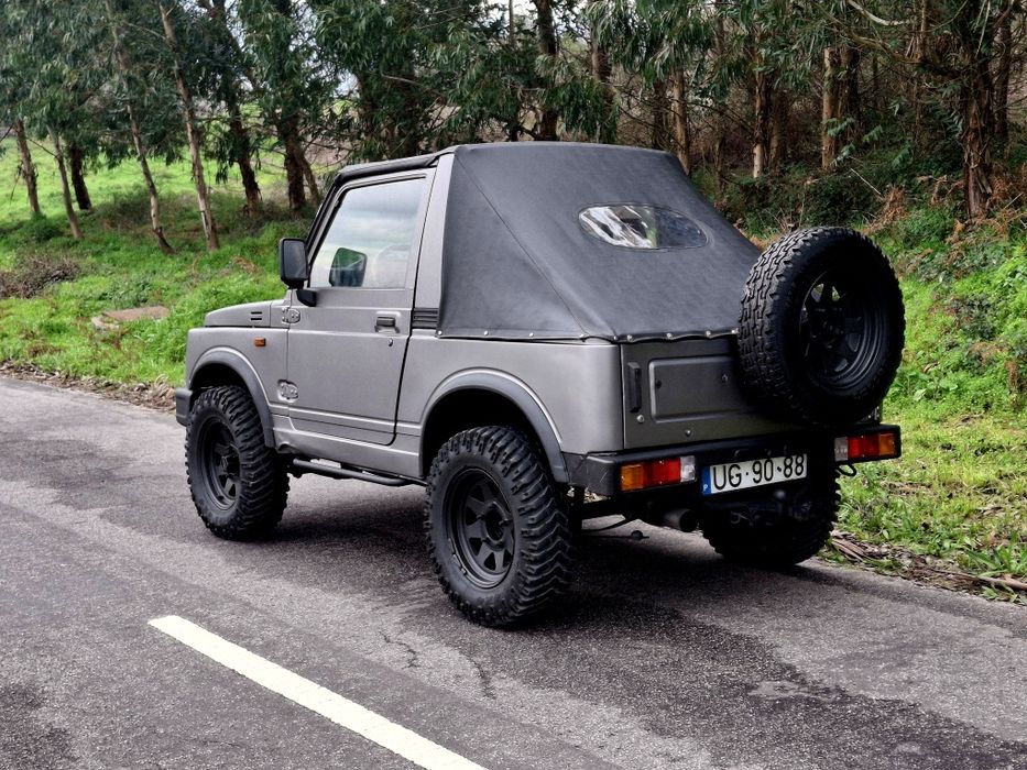 Susuki Santana Sj410