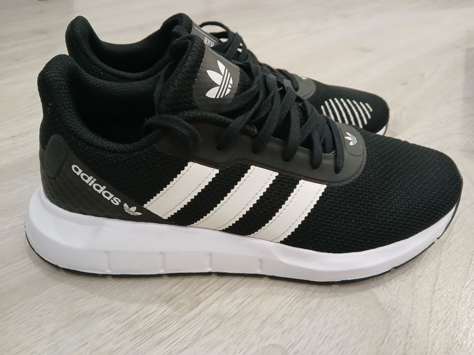 Adidas Swift Run RF nr 42