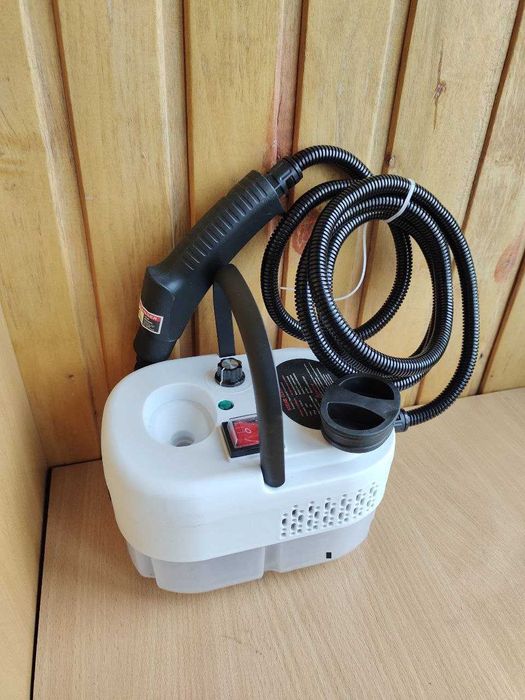 Мощный компактный пароочиститель 2500 w  с насадками пароочисник