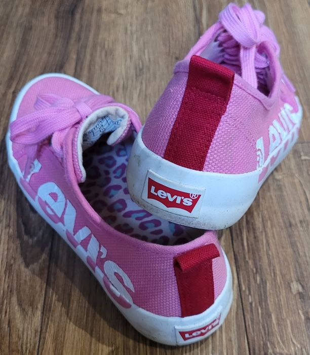 Trampki Levis 37
