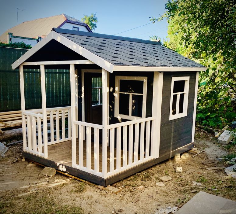 Майданчик для відпочинку, та спорту, дитячий будинок