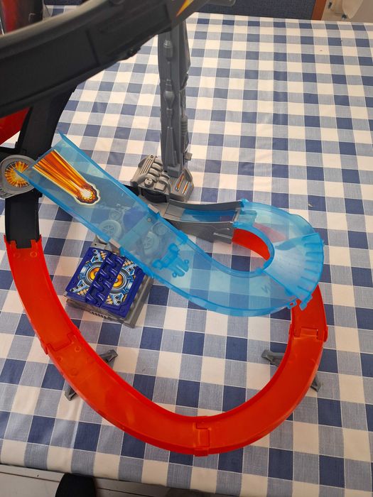 pista de carros hotweels