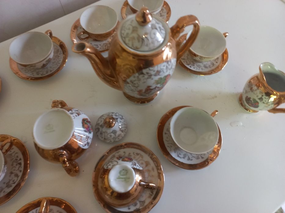 Продам кофейний сервиз  мадонна 12 персон