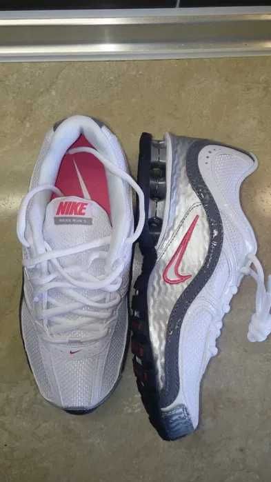 Новые, оригинальные, женские кроссовки - Nike, 36 р.