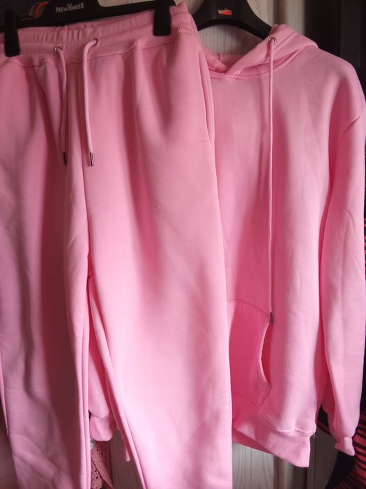 Dresy ubrania damskie